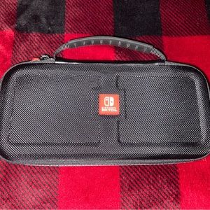 Nintendo switch carrying case & dock!